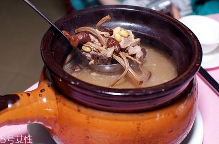 骨头汤的食用价值(骨头汤的营养价值)