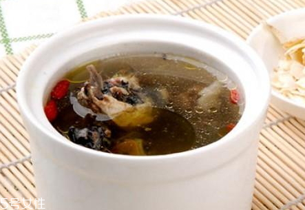 土茯苓生地骨头汤的做法(生地土茯苓煲猪骨汤)