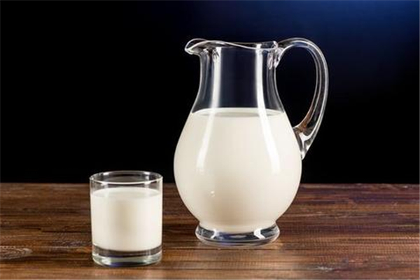 牛奶的禁忌(牛奶的禁忌有哪些食物)