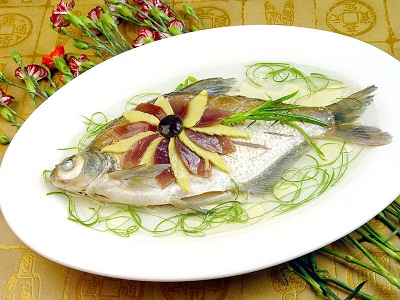 清蒸武昌鱼好吃吗(清蒸武昌鱼好吃吗)