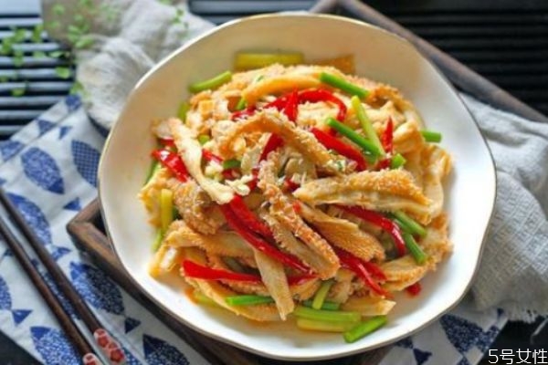 牛百叶应该怎么清洗干净(牛百叶怎么清洗才干净)