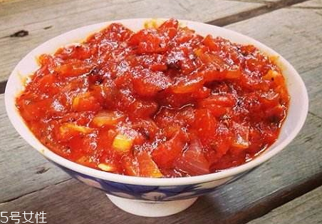 披萨酱可和番茄酱的区别(披萨酱和番茄酱的区别)