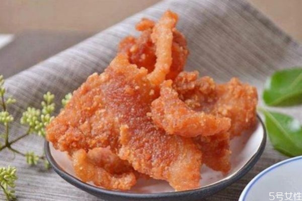 猪油渣是怎么来的(猪油渣是怎么来的)