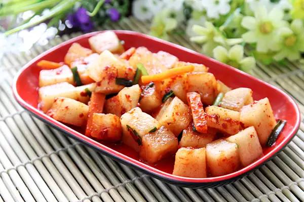 萝卜泡菜怎么做好吃(怎么做萝卜泡菜好吃)