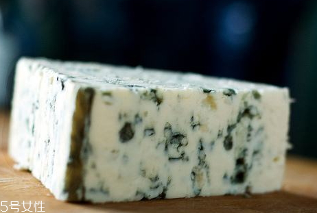 蓝纹奶酪什么味道(蓝纹奶酪是什么味道)