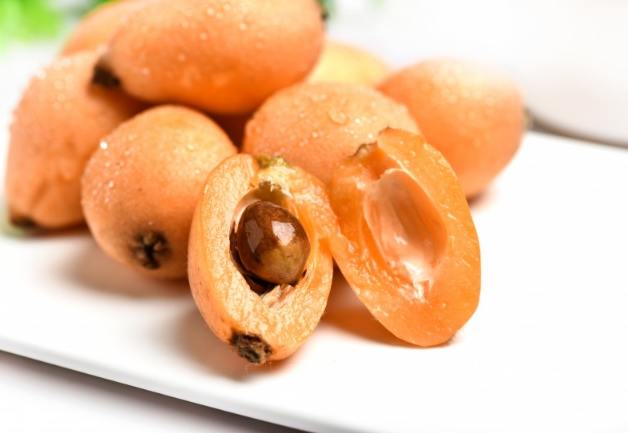 枇杷煮熟还是凉性吗(枇杷煮熟还是凉性吗)