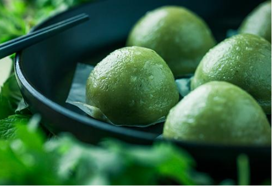 青团不能和什么一起吃(青团不能和什么一起吃)