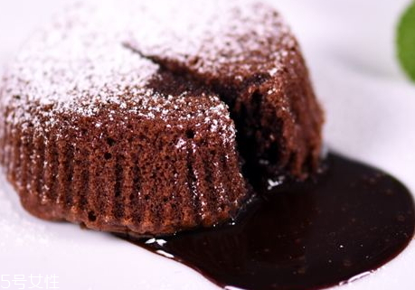熔岩蛋糕用什么巧克力(熔岩蛋糕用什么巧克力)