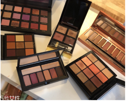 枫叶色眼影盘推荐(枫叶盘眼影怎么用)