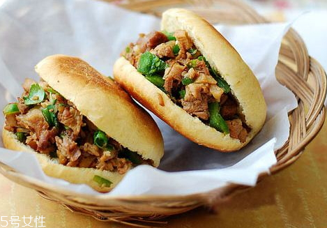 白吉馍的做法(白吉馍的做法和配方) 白吉馍的做法(白吉馍的做法和配方)