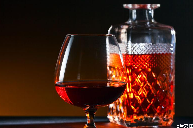白兰地的喝法(白兰地的喝法和禁忌)