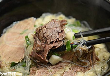 羊肉泡馍的营养价值(自制羊肉泡馍)