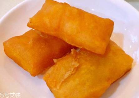 炸咯吱是用什么做的(炸咯吱是用什么做的)