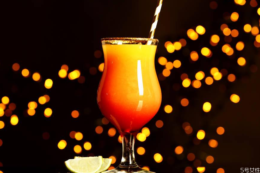 龙舌兰日出怎么做好喝(龙舌兰日出的配方)