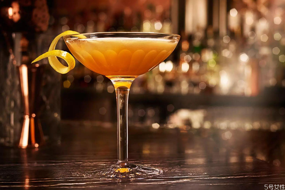 边车鸡尾酒的由来(边车鸡尾酒的由来) 边车鸡尾酒的由来(边车鸡尾酒的由来)