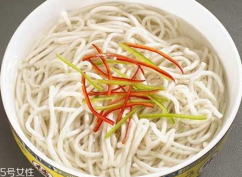 敲鱼面的做法(敲鱼面的做法)