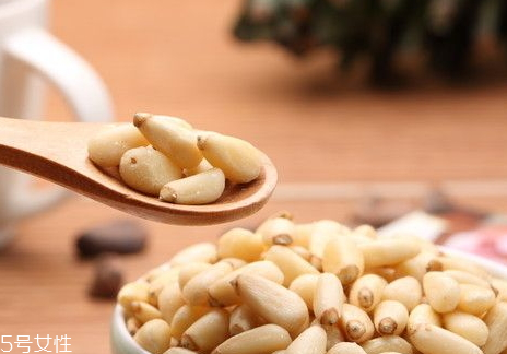 松子仁的食用处理方法(松子仁怎么吃?) 松子仁的食用处理方法(松子仁怎么吃?)