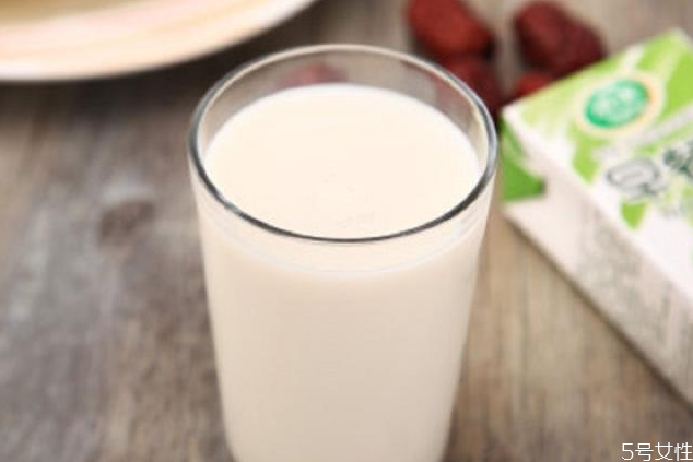 喝豆奶粉不发胖宜选早晨(早晨喝豆奶粉胖吗)