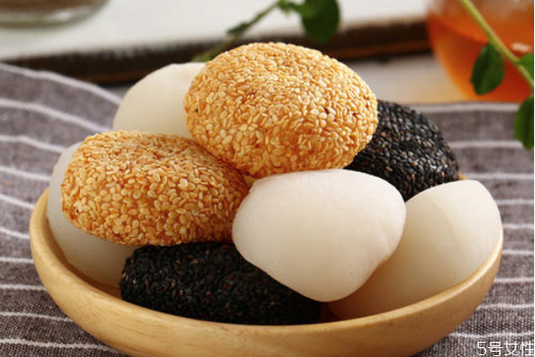 干吃汤圆小窍门(干吃汤圆怎么吃)