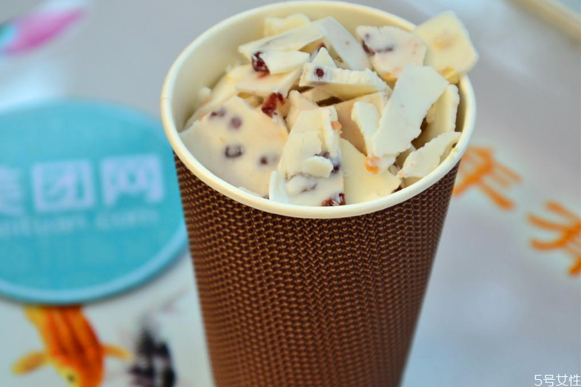 炒酸奶的食用指南(炒酸奶怎么吃)