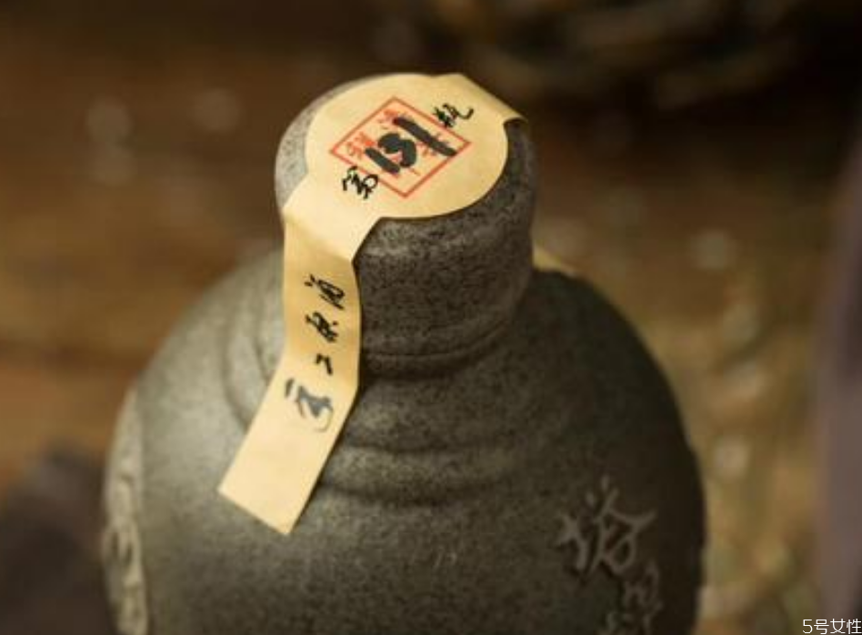 黄酒每天喝多少为宜(黄酒每天喝多少为宜)