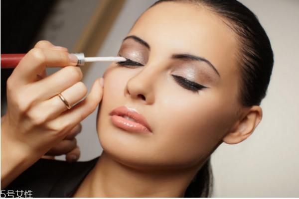 内眼线的画法(内眼线的画法) 内眼线的画法(内眼线的画法)