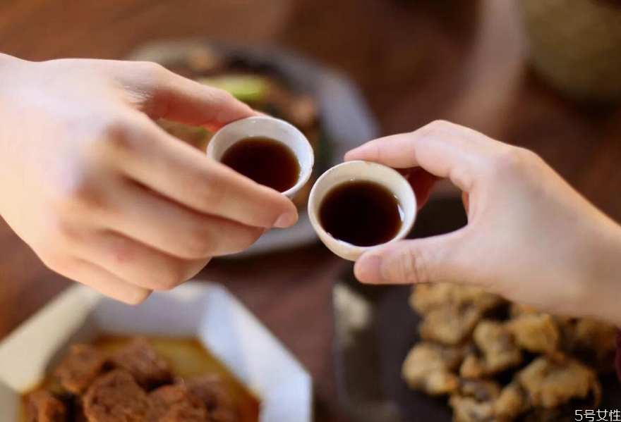 黄酒的饮用方法(黄酒怎么饮用效果最佳)