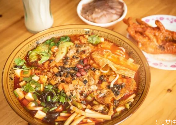 李子柒螺蛳粉制作方法(李子柒螺蛳粉制作方法)