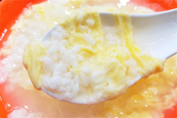 吃酒酿鸡蛋有什么好处(月子里吃酒酿鸡蛋有什么好处)