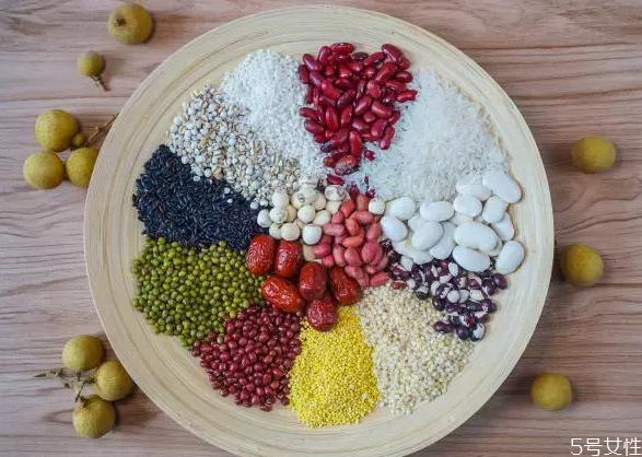 不同地区怎么熬制腊八粥(不同地区的腊八粥)