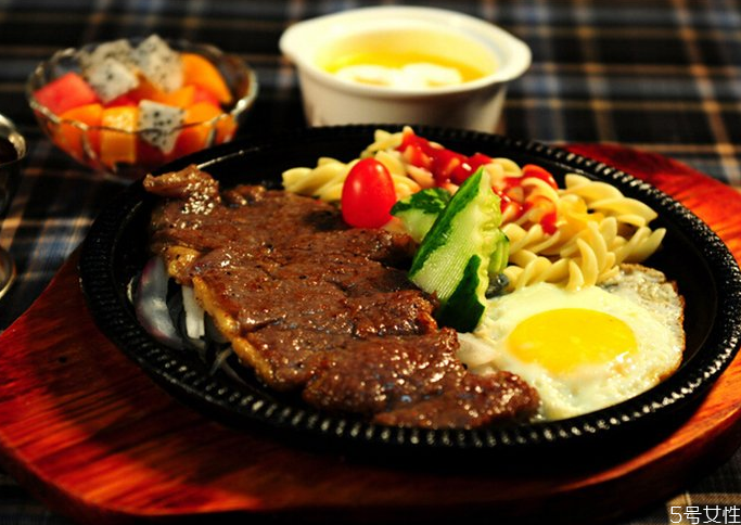 烤牛排的时间掌握(烤牛排温度和时间)