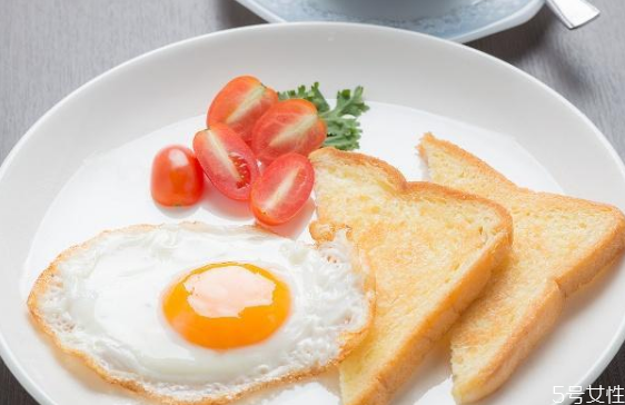 怎样煎一个完整的荷包蛋(荷包蛋怎样做)