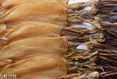 干墨鱼片可以放多久(干墨鱼能放多久)