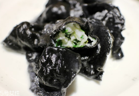 墨鱼水饺的做法(正宗墨鱼水饺的做法)