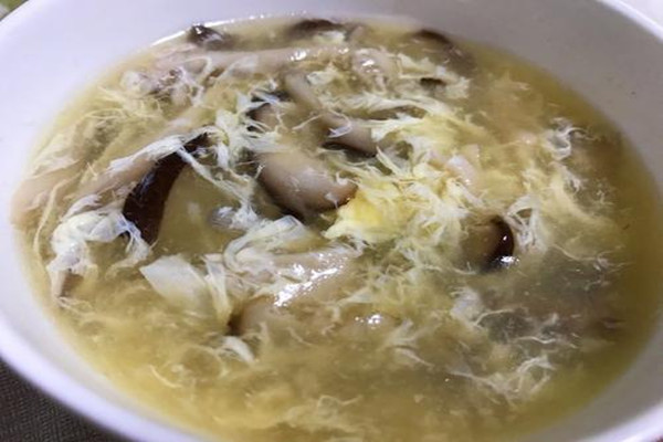 蘑菇的营养价值(蘑菇的营养价值及功效)