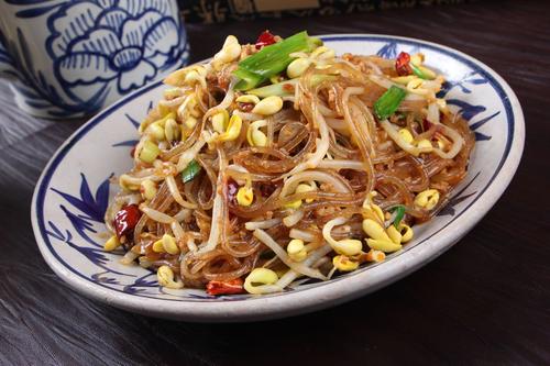豆芽炒粉条怎么做好吃(豆芽炒粉的做法大全) 豆芽炒粉条怎么做好吃(豆芽炒粉的做法大全)