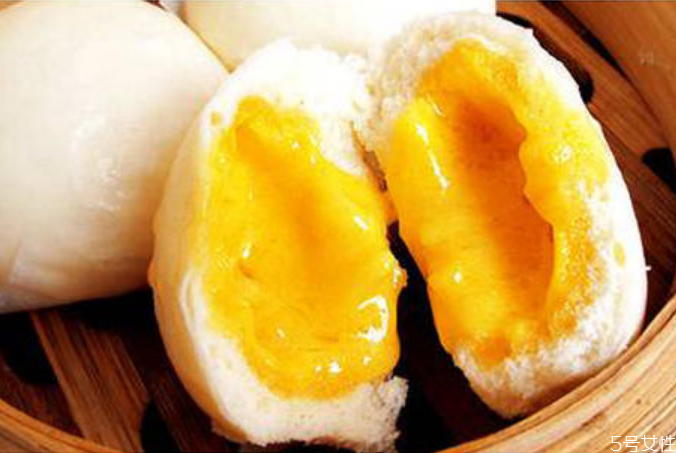 流沙包怎么做好吃(流沙包的做法和配方)