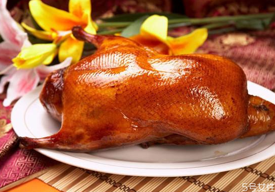 烤鸭和烧鸭的区别(烤鸭和烧鸭的区别)