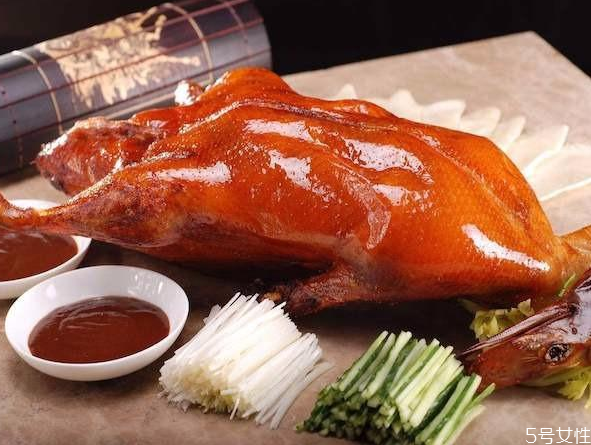 鸭肉选择的区别(鸭肉和什么) 鸭肉选择的区别(鸭肉和什么)