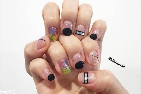 涂指甲油之前要涂上指甲底油(涂指甲油前要涂底油吗)