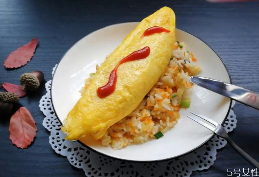 流心蛋包饭的做法(流心蛋包饭的做法)
