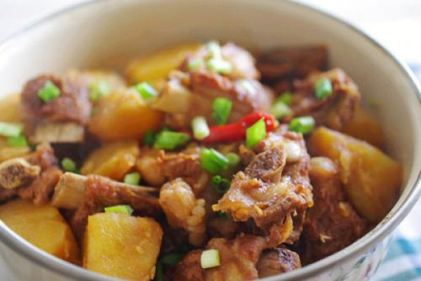 土豆炖排骨的注意事项(排骨炖土豆窍门)