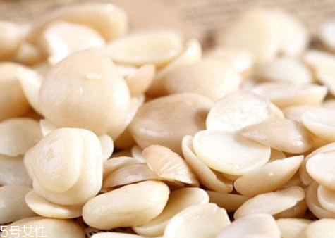 山杏仁味道怎么样(杏仁什么味道)