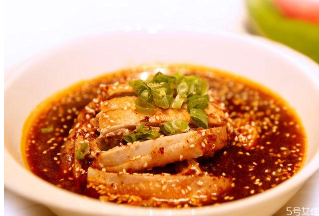 制作口水鸡的技巧(制作口水鸡的方法)