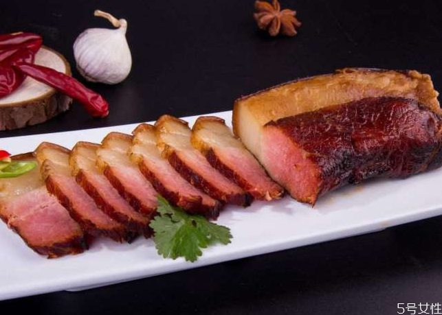 腊肉炒什么菜好吃(腊肉炒什么菜好吃窍门)
