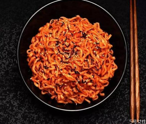 吃火鸡面太辣怎么办(吃火鸡面太辣怎么办)