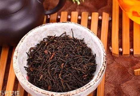 祁门红茶采摘方法(祁门红茶采摘标准)