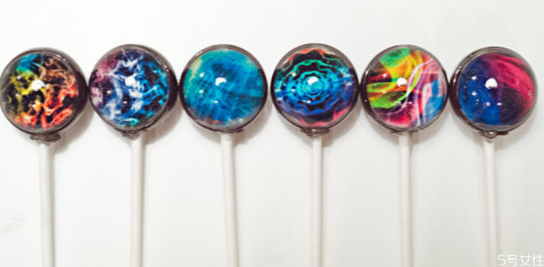 星空棒棒糖真假辨别(正版的星空棒棒糖是什么牌子)