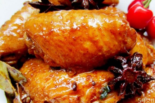 做红烧鸡翅的窍门(如何做红烧鸡翅好吃窍门)