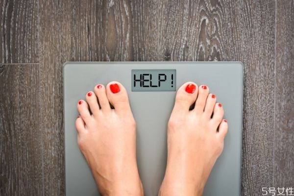 晚上吃啥不会胖还美容(晚上吃啥不容易胖)